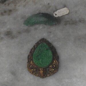 Two old green pins - Peking glass